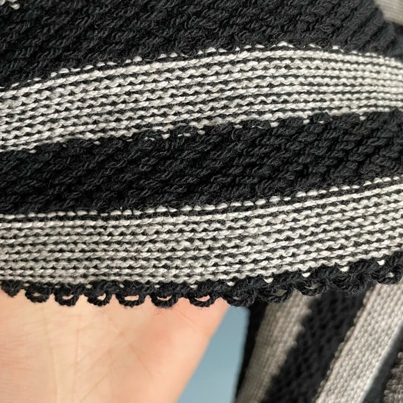 AMOUR VERT STRIPED NAVY SWEATER DRESS - Picture 4 of 8